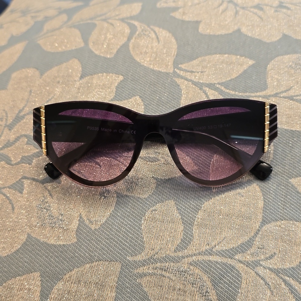 Island Sun Club Newport Sunglasses in Purple